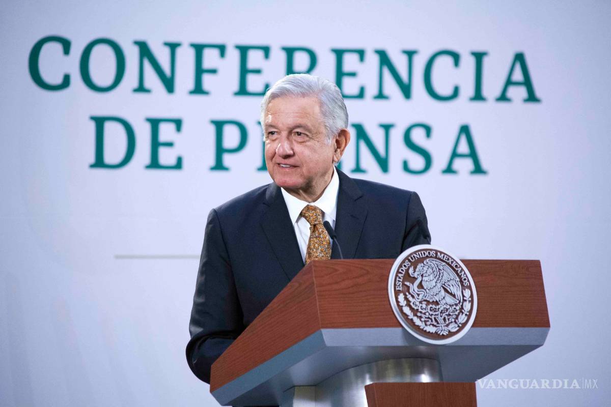 'Se planea vacunar entre 200 y 300 mil personas diariamente': AMLO