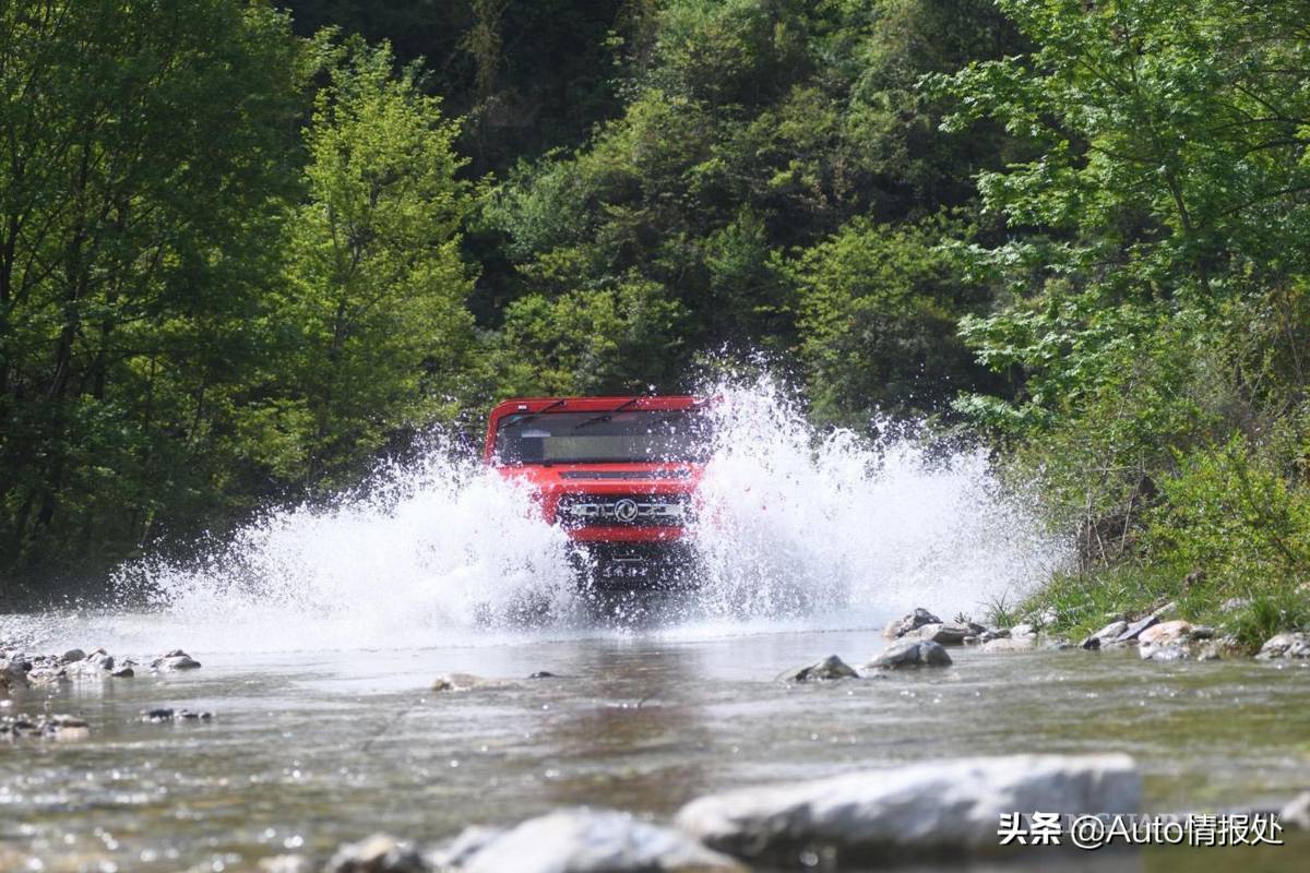 $!China lanza su 'Hummer', la poderosa Warrior M50