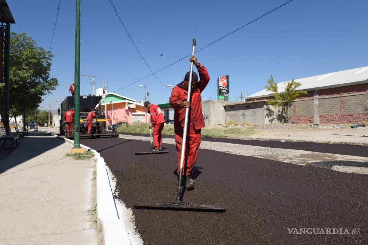 Realizan bacheo en colonia Zaragoza Sur de Torreón
