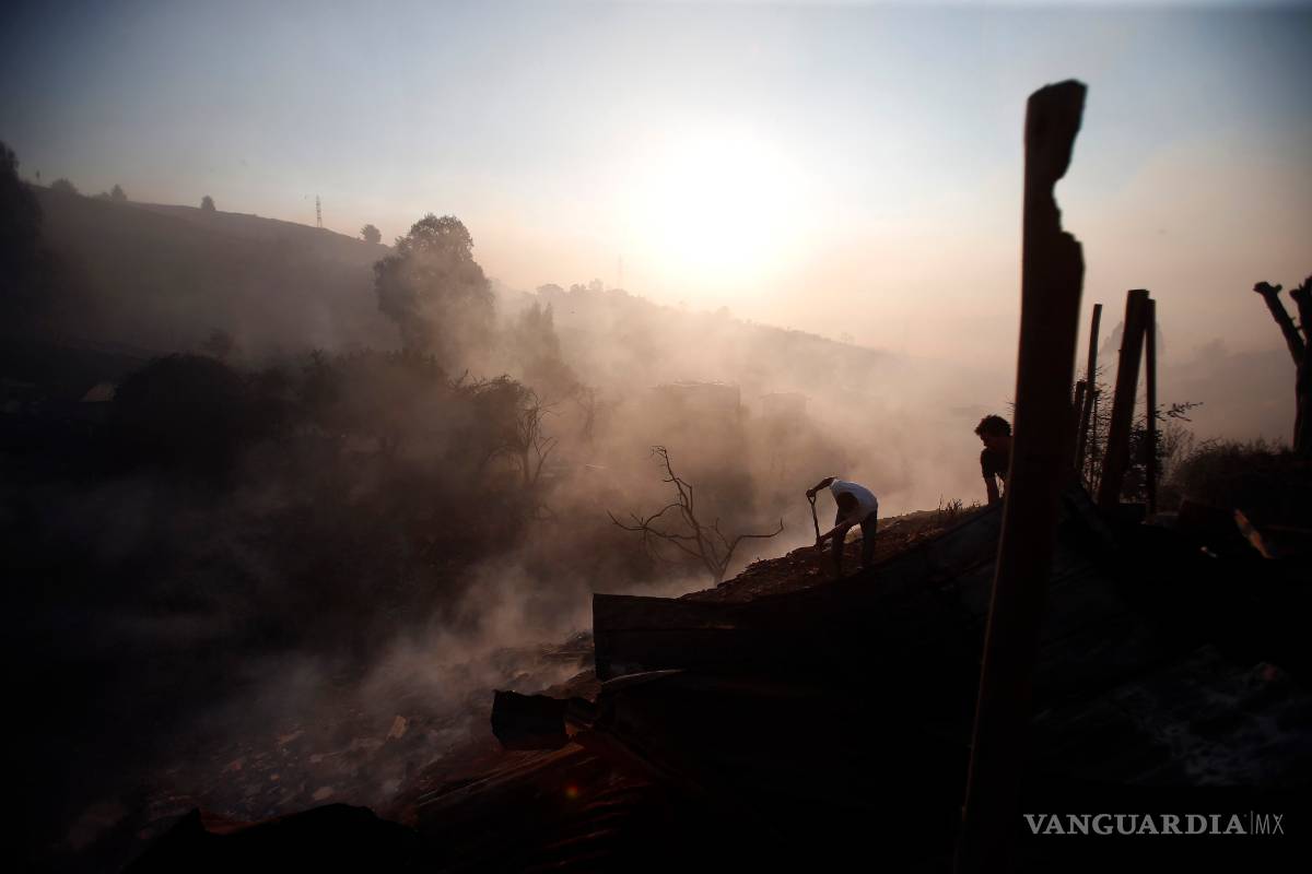 Se quema casa de bombero chileno mientras él ayudaba en otro incendio