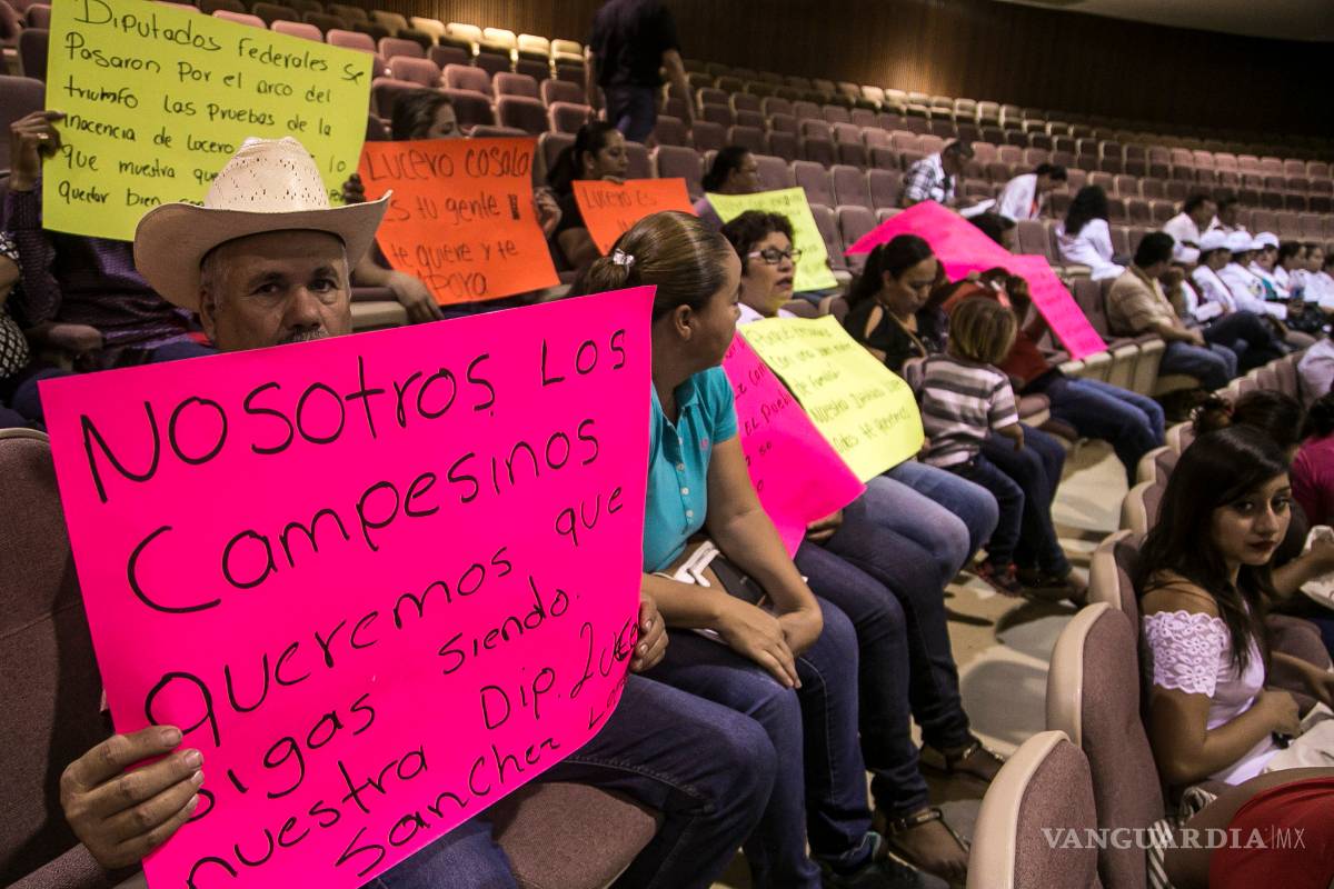 Protestan por desafuero de Lucero Sánchez