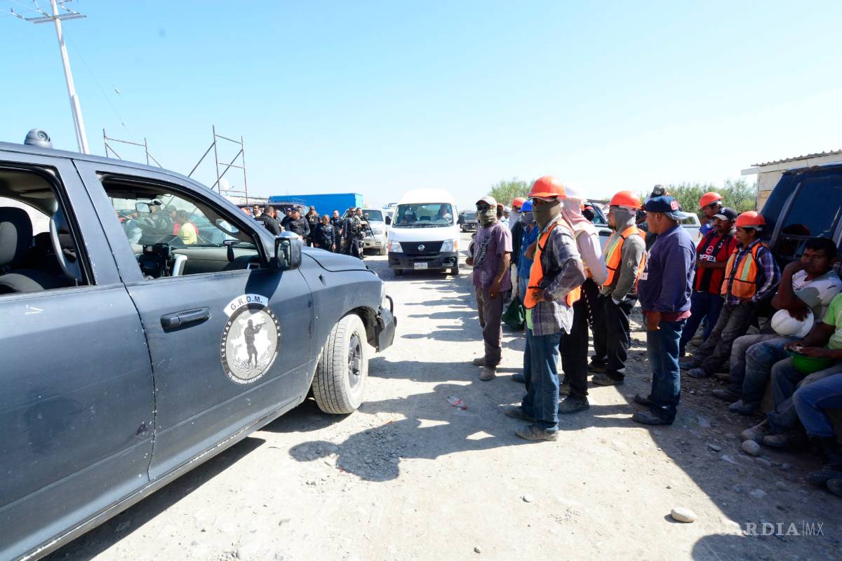 $!Albañiles levantan los muros del CEFERESO, desde su propia cárcel