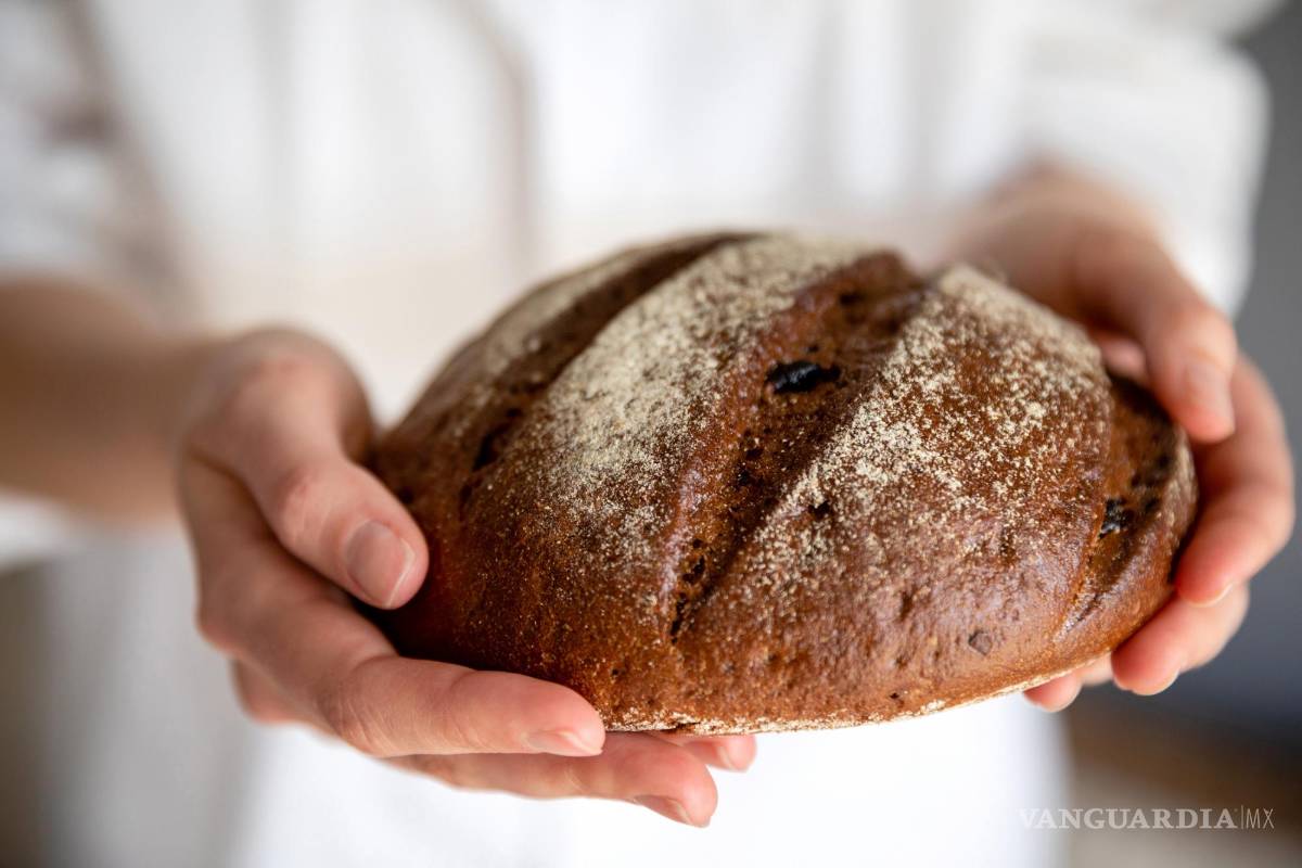 $!Pan integral casero con nueces y pasas.