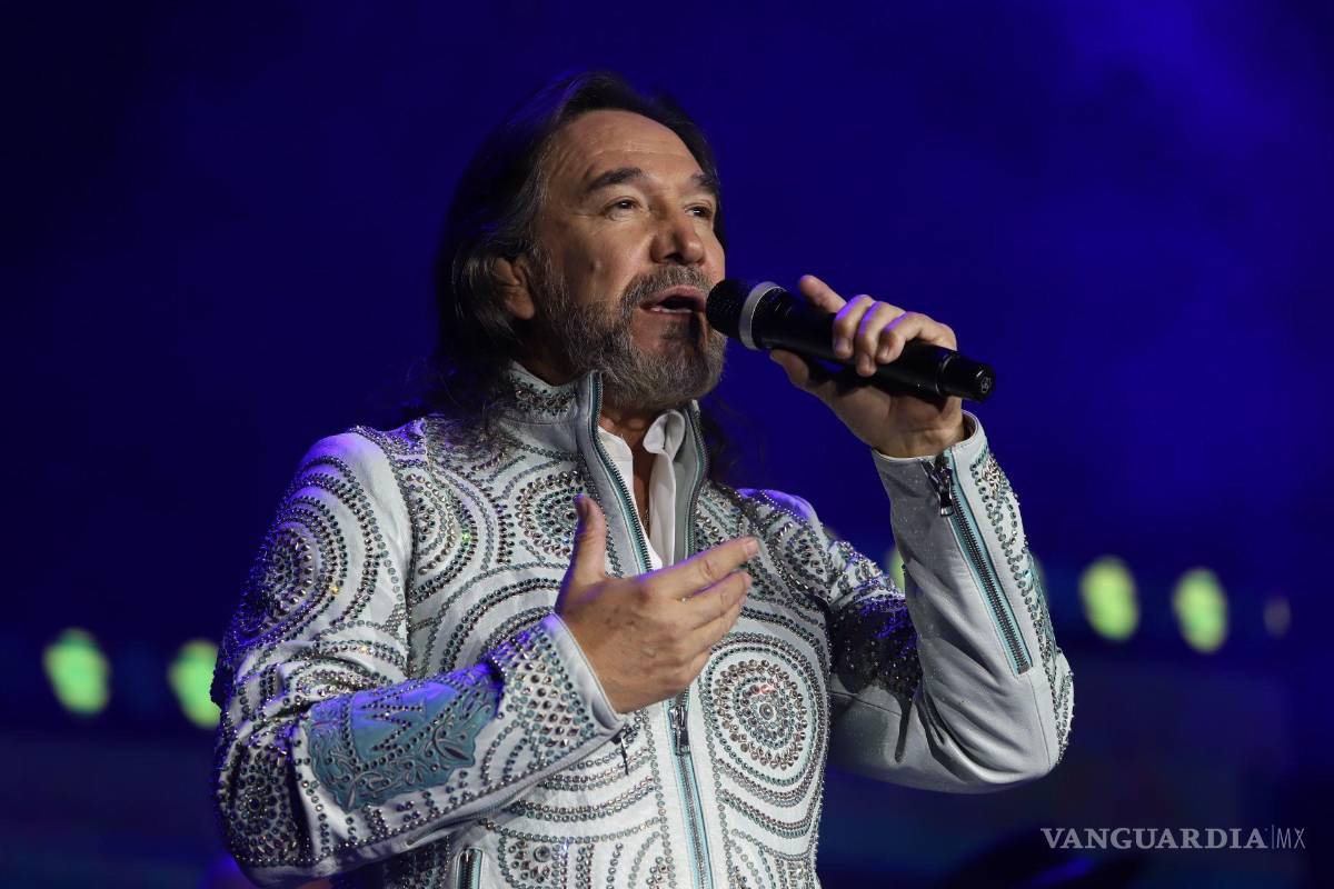 $!Imagen del 11 de diciembre de 2021.Concierto de Marco Antonio Solís presentando “El Más Querido Tour” en la Arena Ciudad de México.