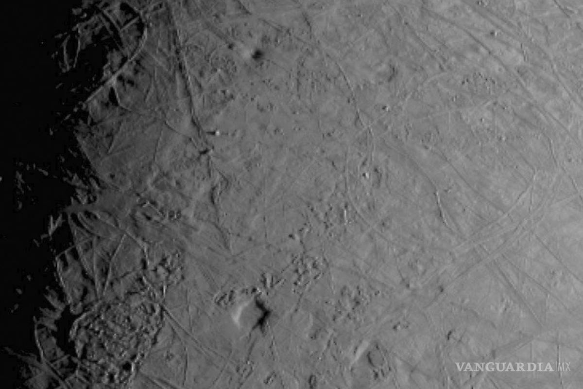 Sonda espacial Juno realiza el sobrevuelo más cercano a la luna Europa de Júpiter en más de 20 años