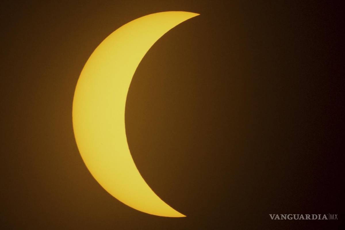 Así cautiva, maravilla y asombra el eclipse solar desde Mazatlán hasta la isla de Terranova (fotos)