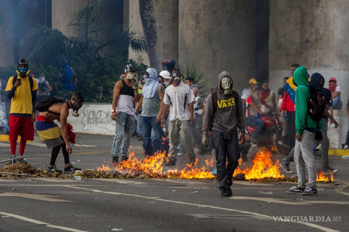 $!Imágenes de los estallidos de violencia en marcha opositora en Venezuela