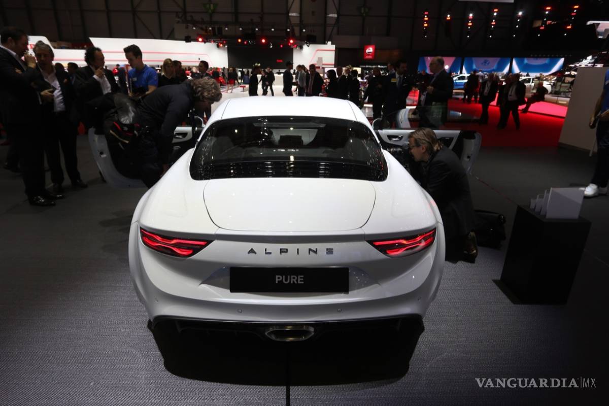 $!Alpine A110 Pure y Légende, dos caras, mismo lujo