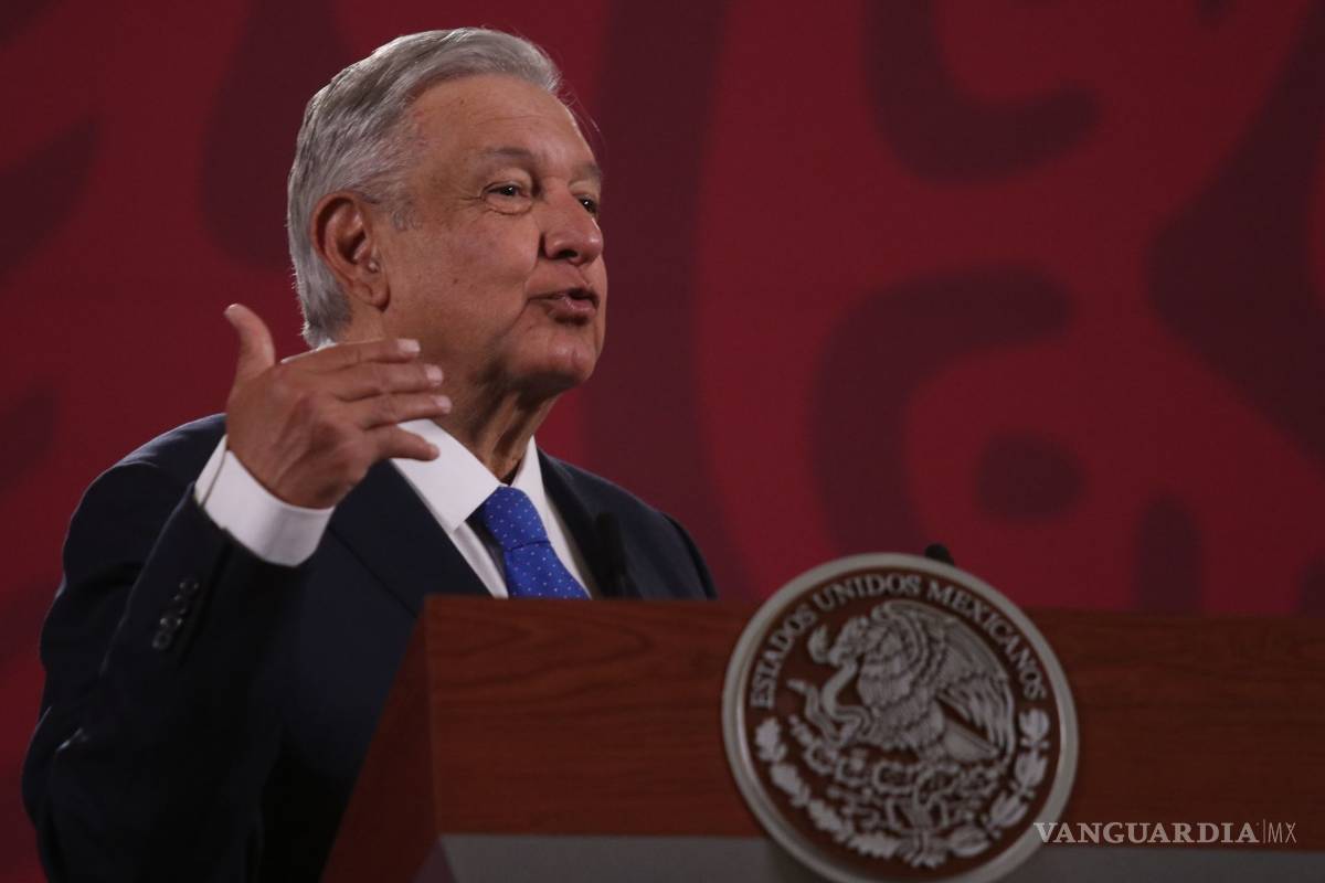 'Regaña' AMLO a diputados: '¿Qué es eso de estarse pateando?'