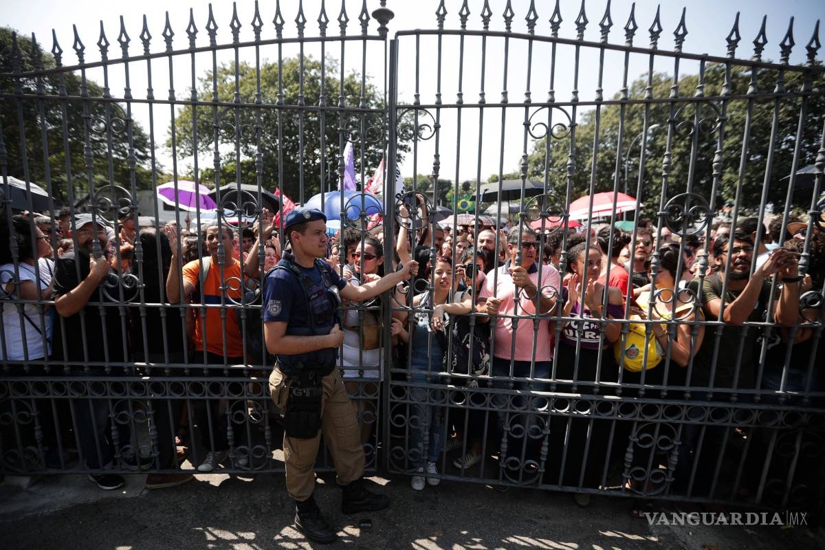 $!Voraz incendio destruye el Museo Nacional de Brasil y pierde gran parte de su acervo (Fotogalería)