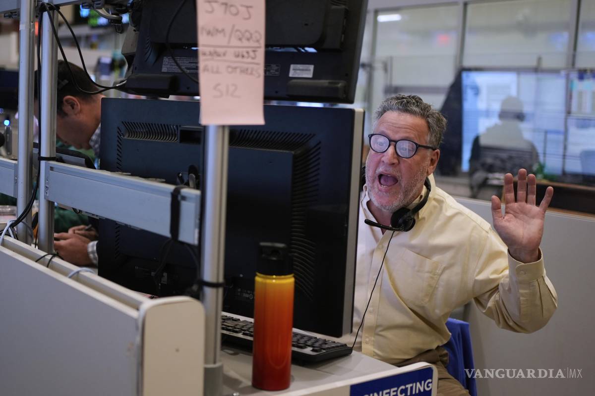 $!Todo, desde el petróleo crudo hasta las acciones de las grandes tecnológicas y el valor del dólar estadounidense frente a otras monedas, cayó. Incluso el oro.