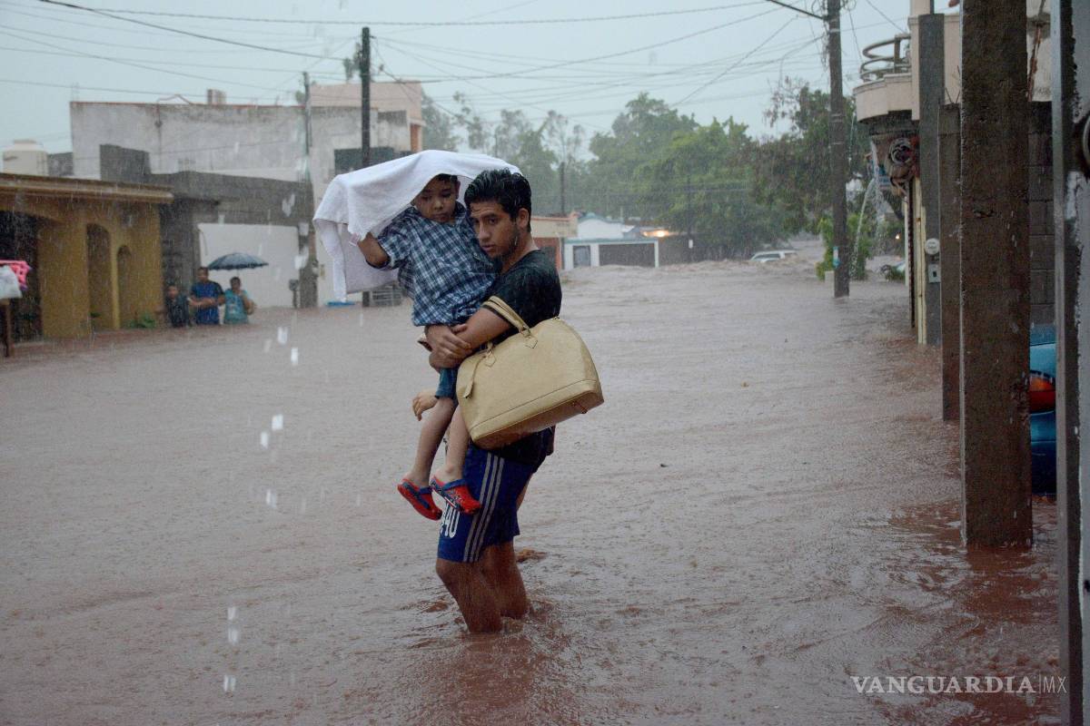 $!Golpean fuertes lluvias a Sonora, Sinaloa y Baja California Sur