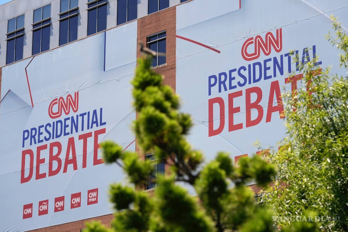 $!En la imagen se ven carteles para el próximo debate presidencial en el campus de CNN Techwood en Atlanta.