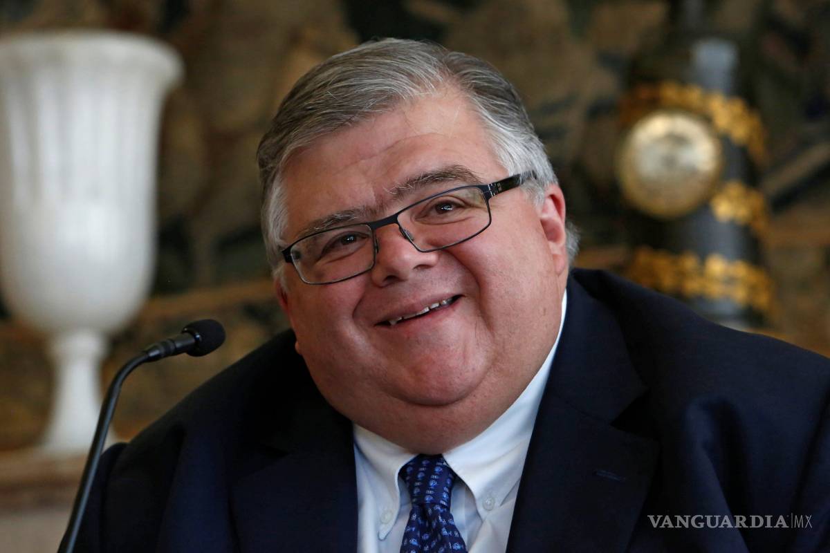 Carstens aplasta al bitcoin: es una burbuja tipo Flor de la Abundancia