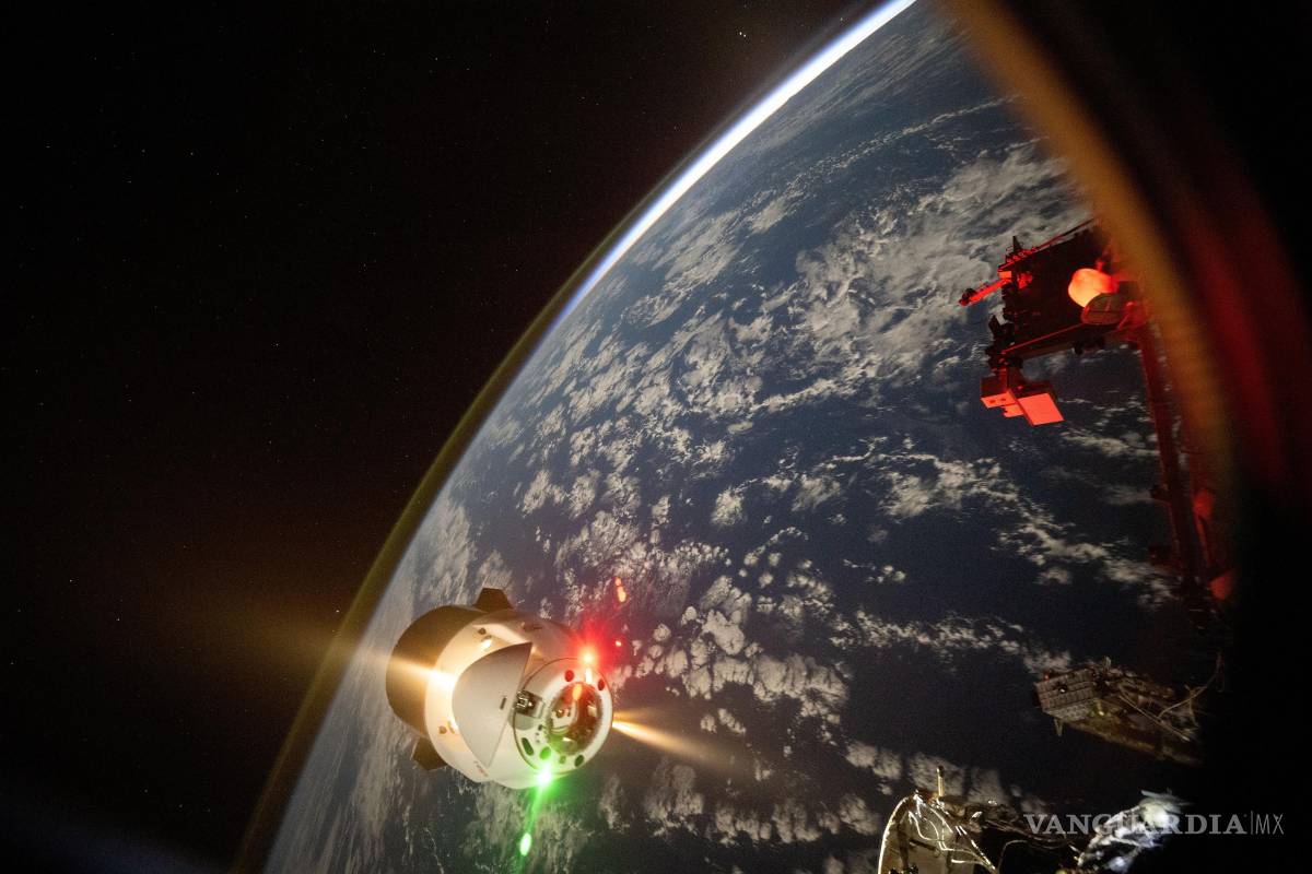 $!El acoplamiento de la nave espacial SpaceX Dragon con carga a la Estación Espacial Internacional en diciembre de 2024.