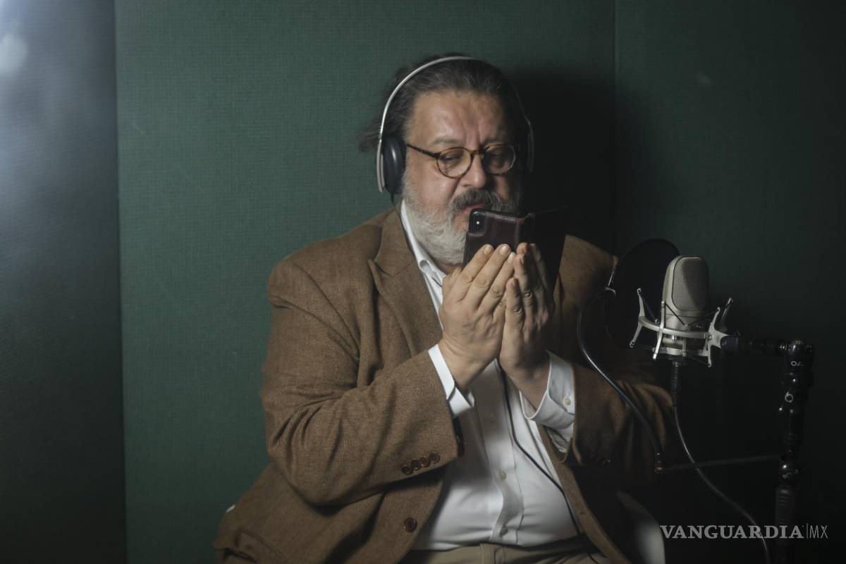 $!En este viaje auditivo Jorge F. Hernández retoma historias de libros controversiales, como ‘Los Versos Satánicos’ de Salman Rushdie.