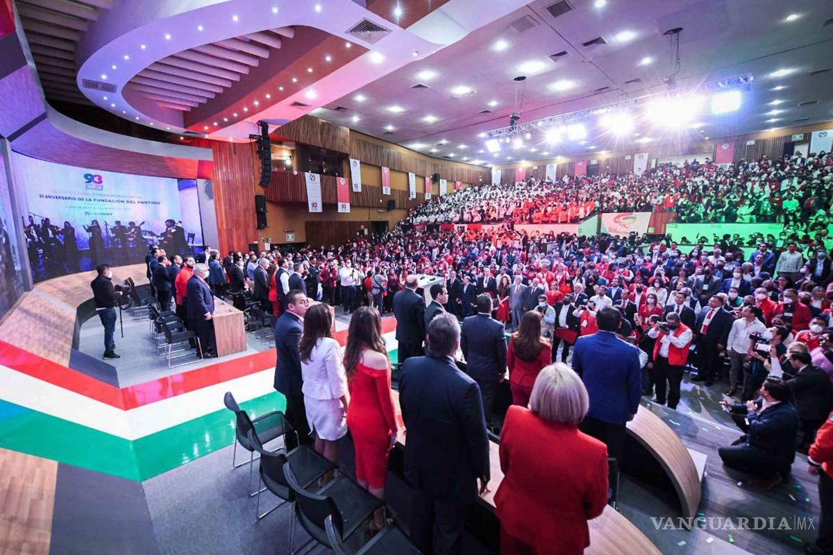 $!La continuidad de Alejandro Moreno como presidente del PRI será el epitafio de un partido histórico, que demuestra la intención del dirigente de apoderarse de lo que queda del tricolor para sus intereses personales, advirtieron politólogos y expertos en Derecho Electoral.