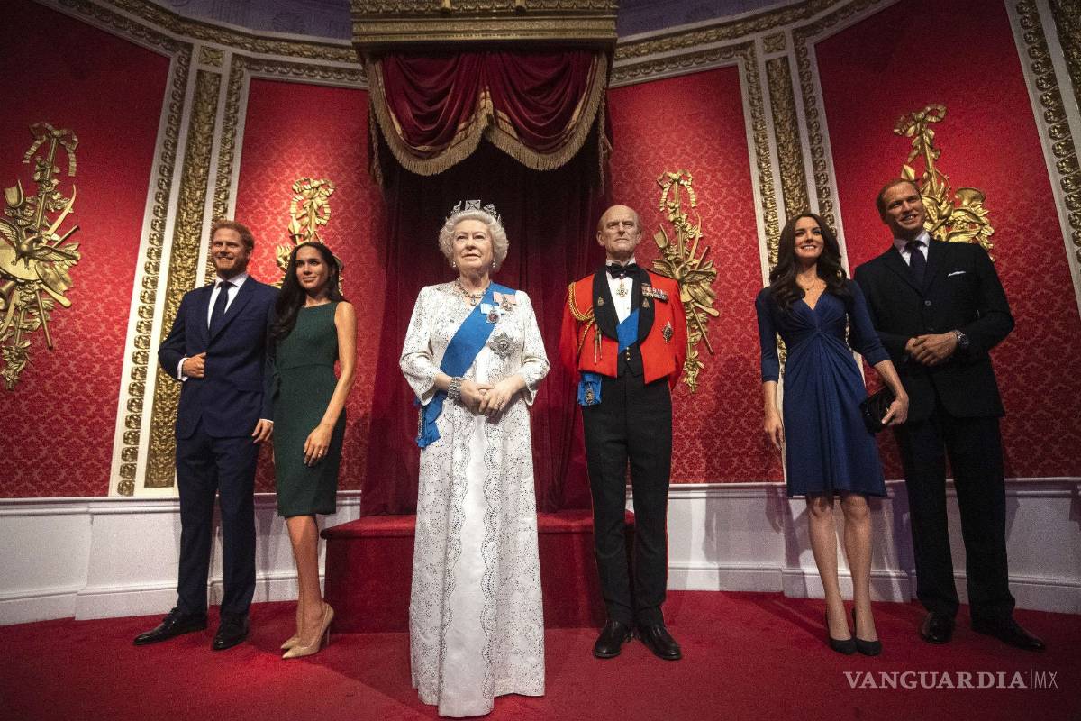 $!Retiran figuras de cera de Meghan Markle y el Príncipe Harry
