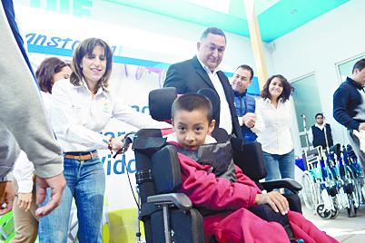 Reparten 33 aparatos ortopédicos en Saltillo