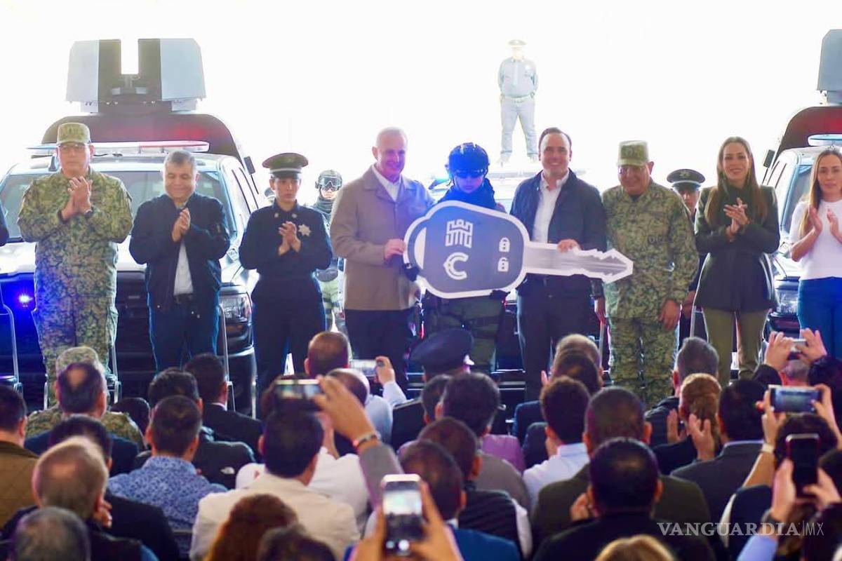 Invierten 55 millones de pesos en seguridad para Torreón y entregan parque vehicular