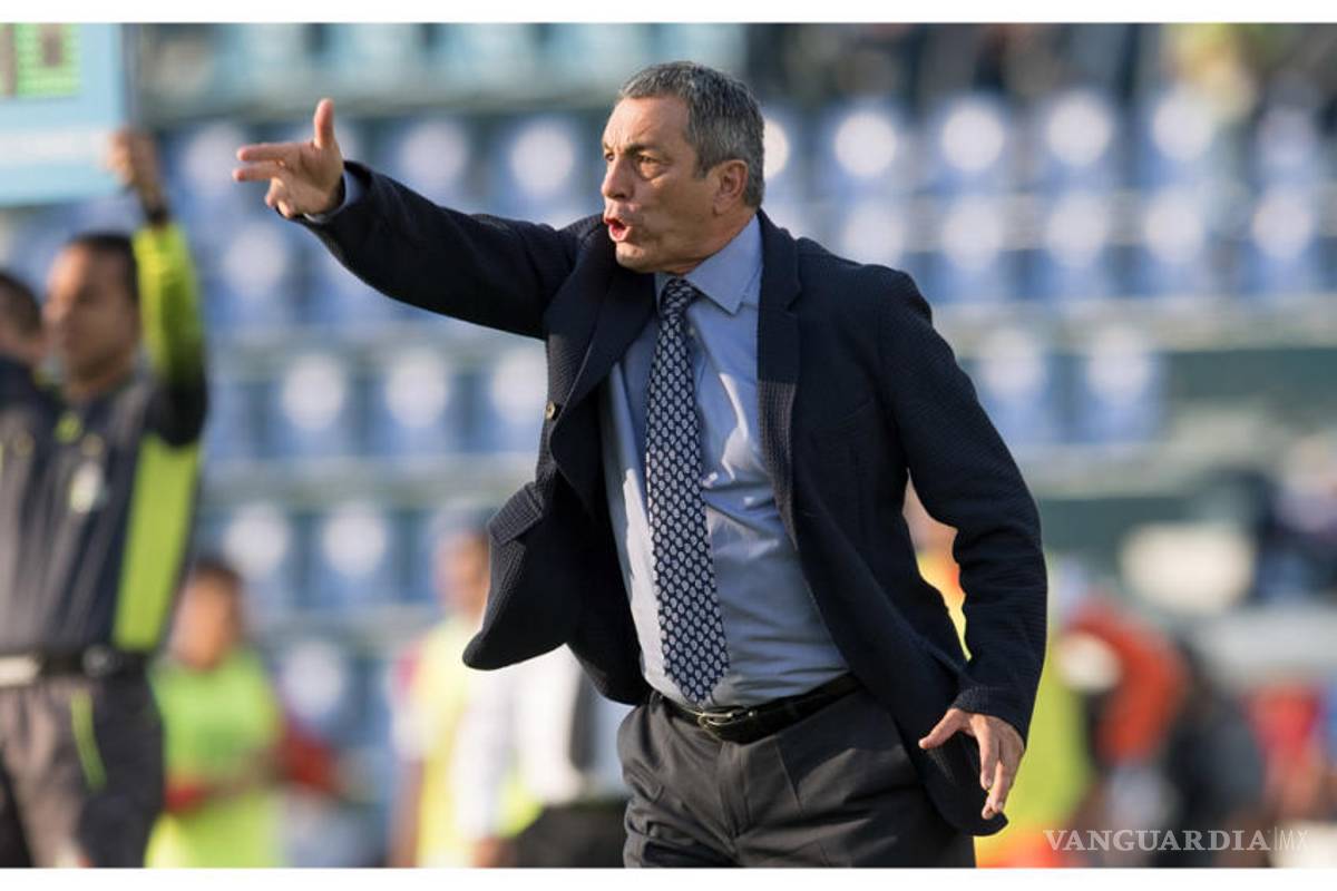 Tiró la toalla, Tomás Boy renunció como DT de Cruz Azul