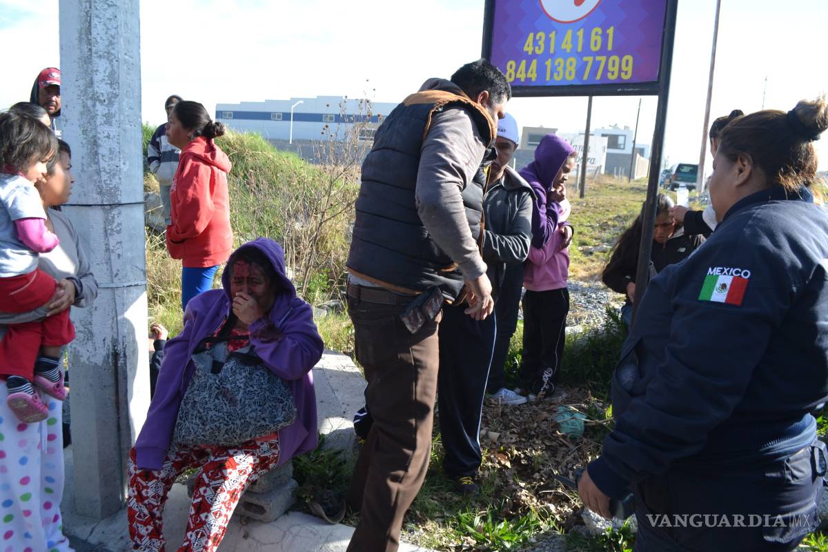$!Accidente en Saltillo entre camión de pasajeros y tráiler, deja al menos 30 lesionados (Video)