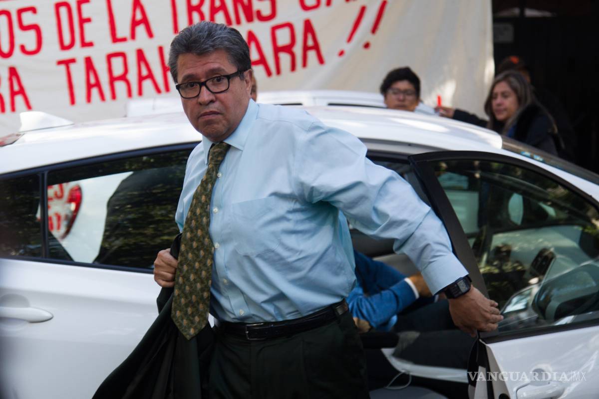 Monreal continuará trabajo legislativo tras propuesta de eliminar comisiones bancarias