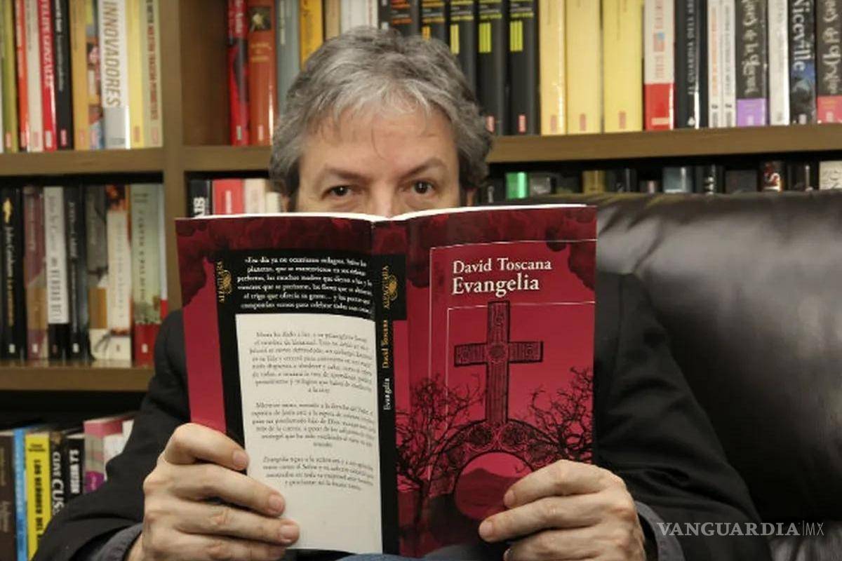 $!El mexicano David Toscana plantea la idea de Jesús como una mujer.