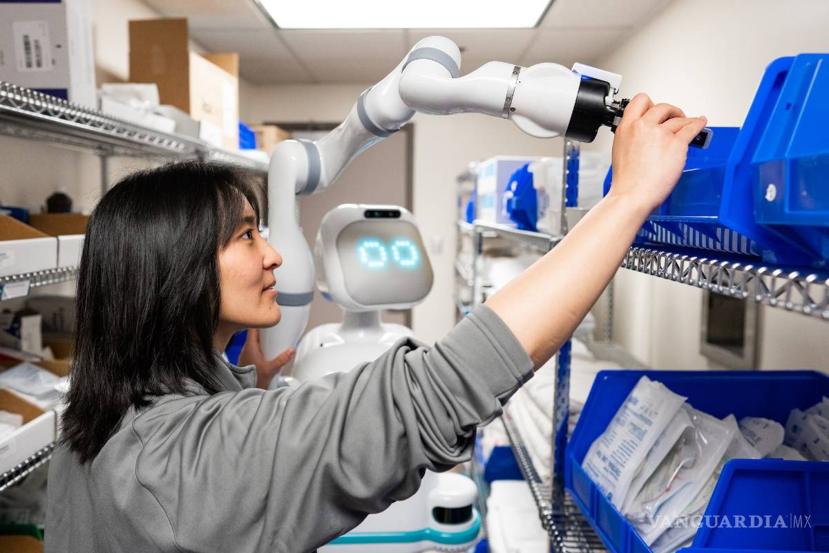 $!Moxi, el robot que ayuda a las enfermeras