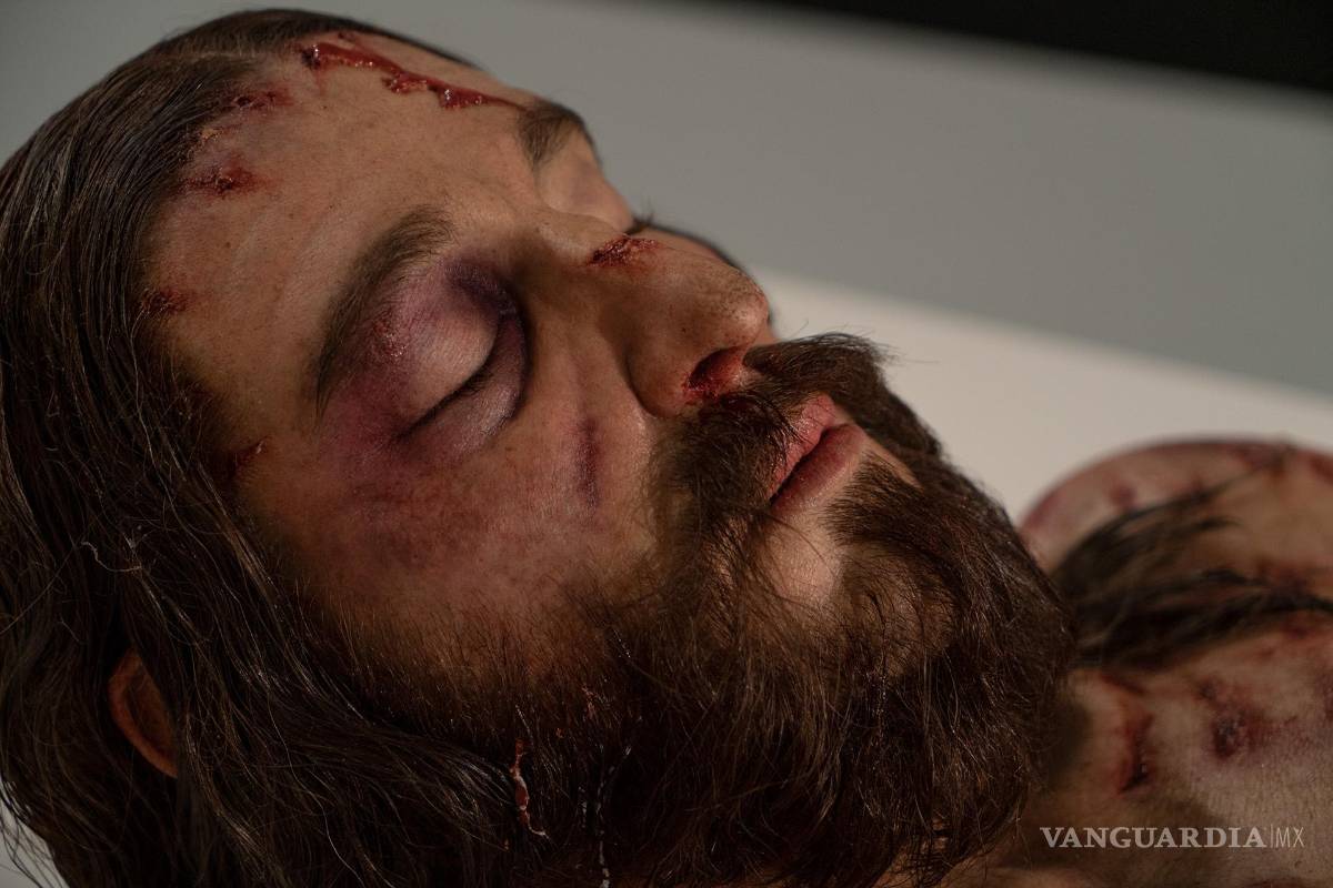 $!Se utilizó látex y silicona para recrear el cuerpo herido de Jesucristo.