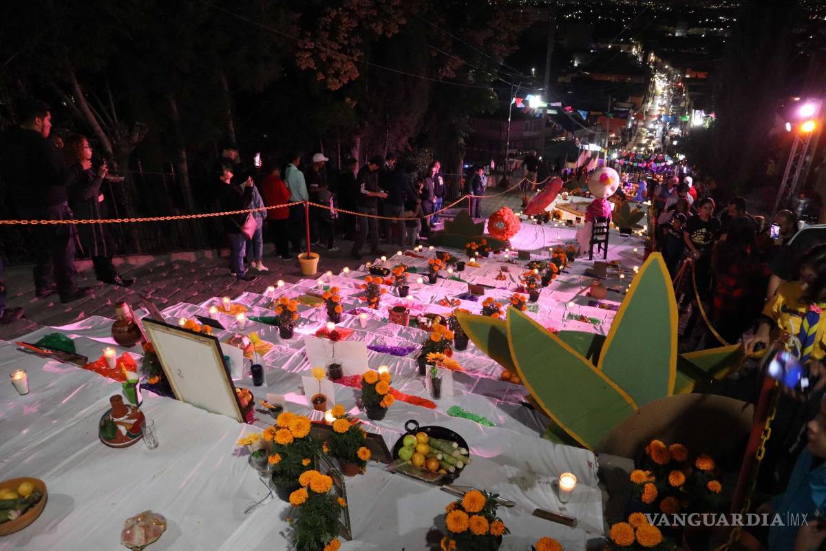 $!Con el altar a los fieles difuntos, se pretende recordar a aquellos que no nos acompañan.