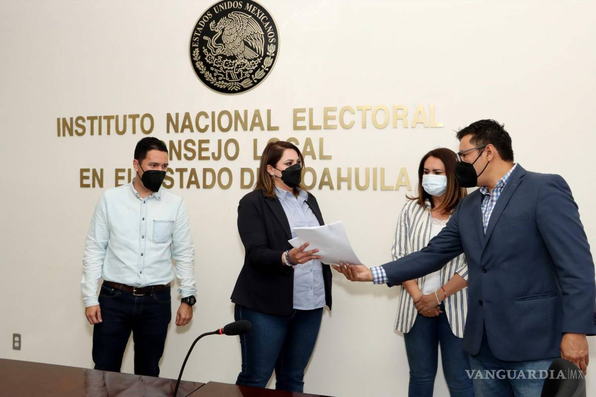 Acusan desvíos de Morena para consulta; señalan ante INE movilización de funcionarios