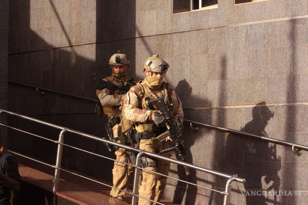 Toma de rehenes en hotel de Malí deja 27 muertos