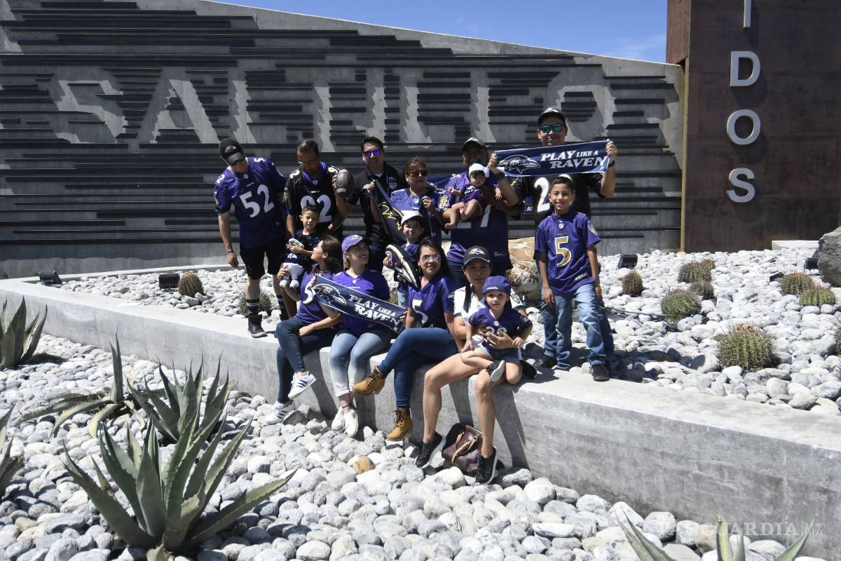 $!Fanaticada de Ravens y Redskins se toma la foto oficial