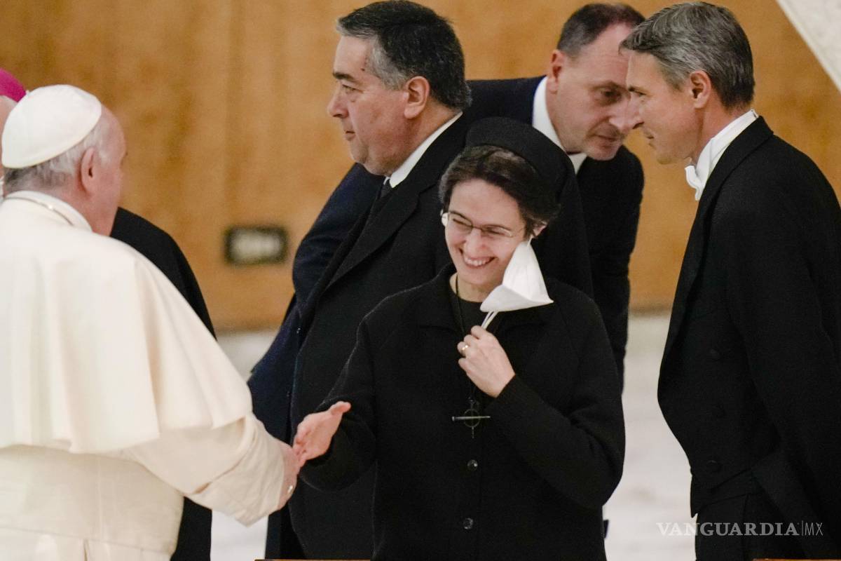 El papa da mayores poderes a Raffaella Petrini, la primera gobernadora del Estado vaticano