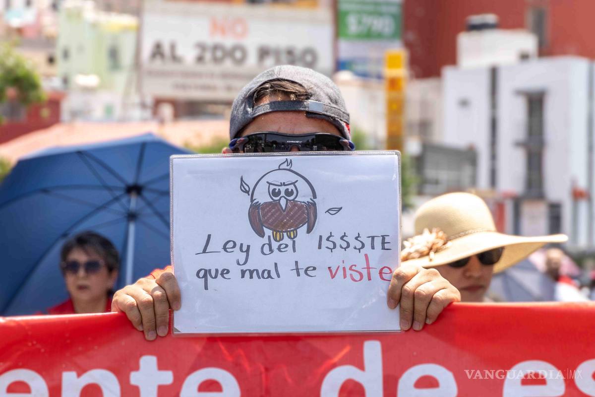 $!Día del Maestro y la Maestra: Docentes marchan en varios estados de México