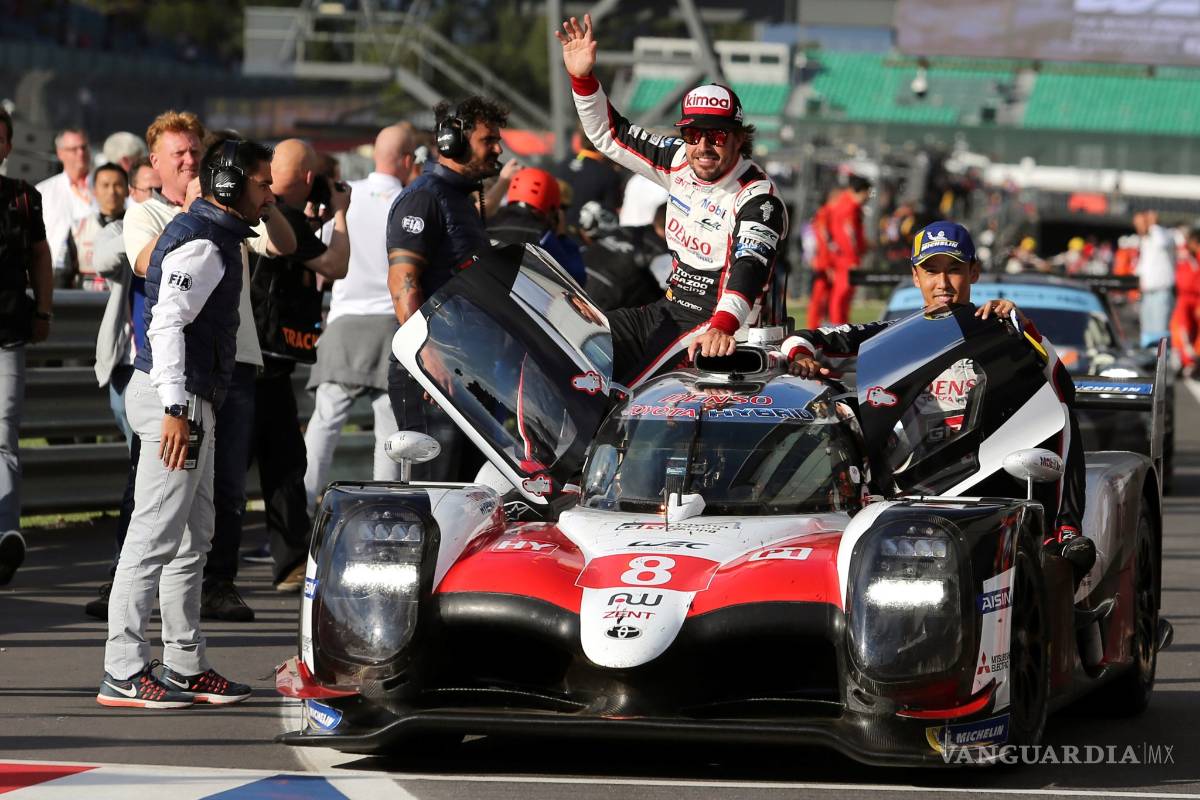 $!Fernando Alonso gana las Seis Horas de Silverstone pero... ¡lo descalifican y le arrebatan el triunfo!