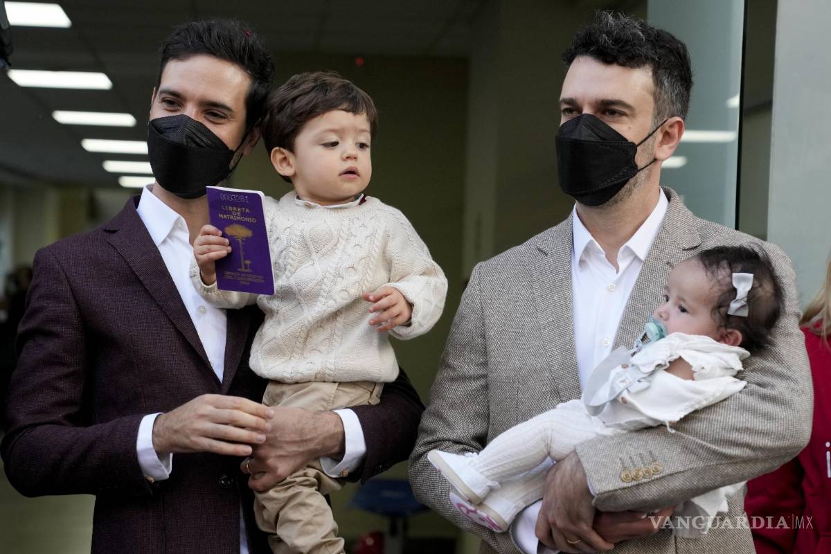 Primer matrimonio igualitario se celebra en Chile