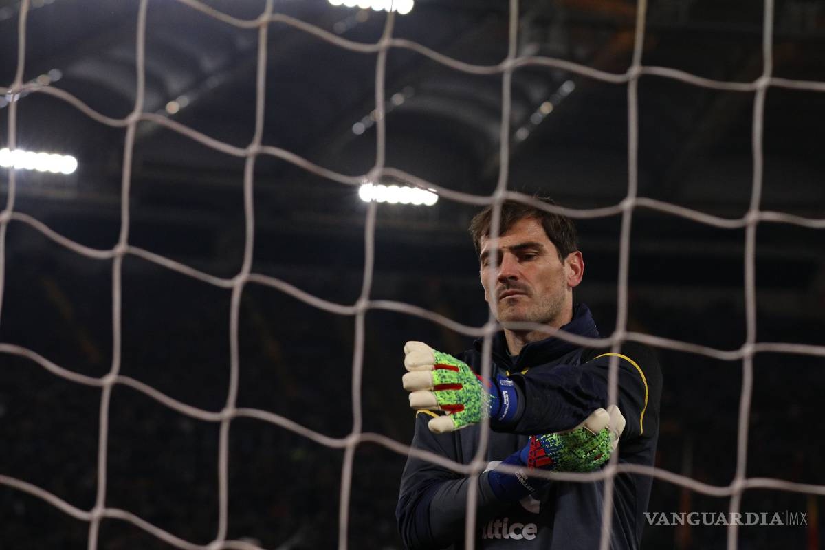 $!Iker Casillas le manda buenas vibras a Layún tras su problema de cáncer