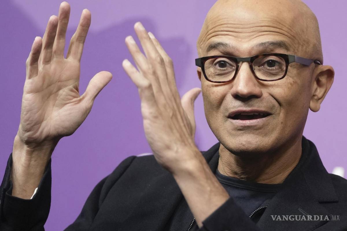 $!El director ejecutivo de Microsoft, Satya Nadella, habla en un evento en el grupo de expertos Chatham House en Londres, el 15 de enero de 2024.