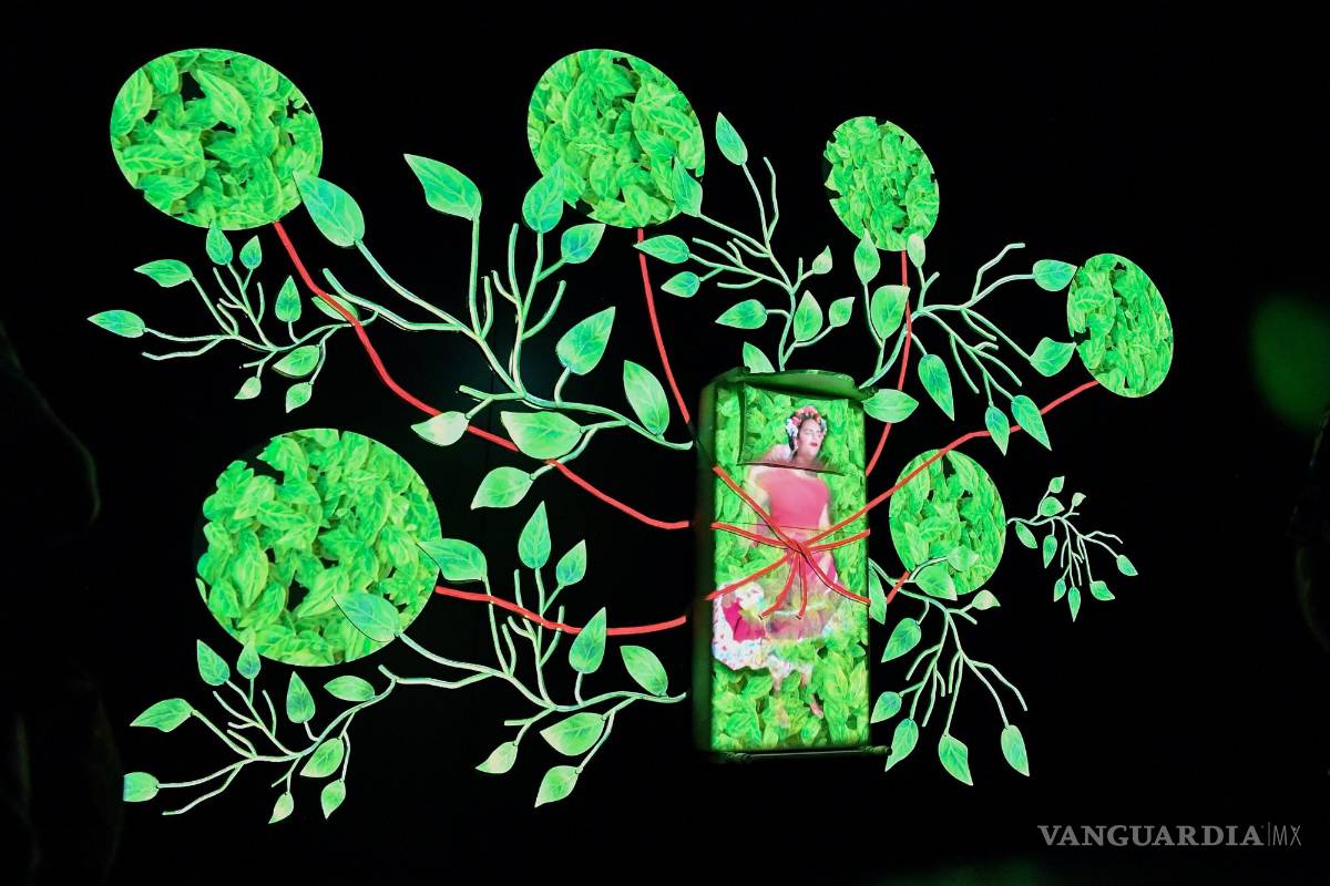 $!Una obra de arte interactiva durante la inauguración de Frida Kahlo: The Life of an Icon, como parte del Festival de Sydney 2023, en Sydney, Australia