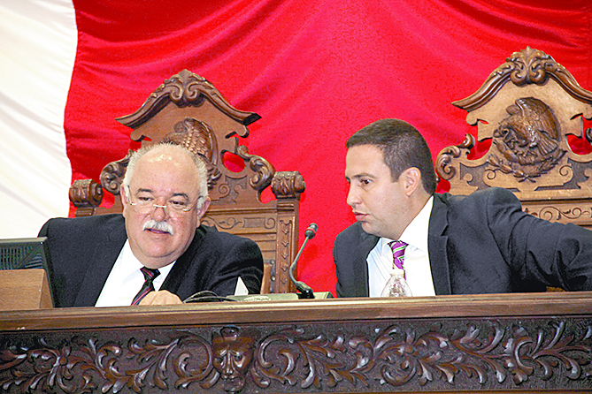 Diputados de Coahuila exhortan a jóvenes a no hacer 'sexting'