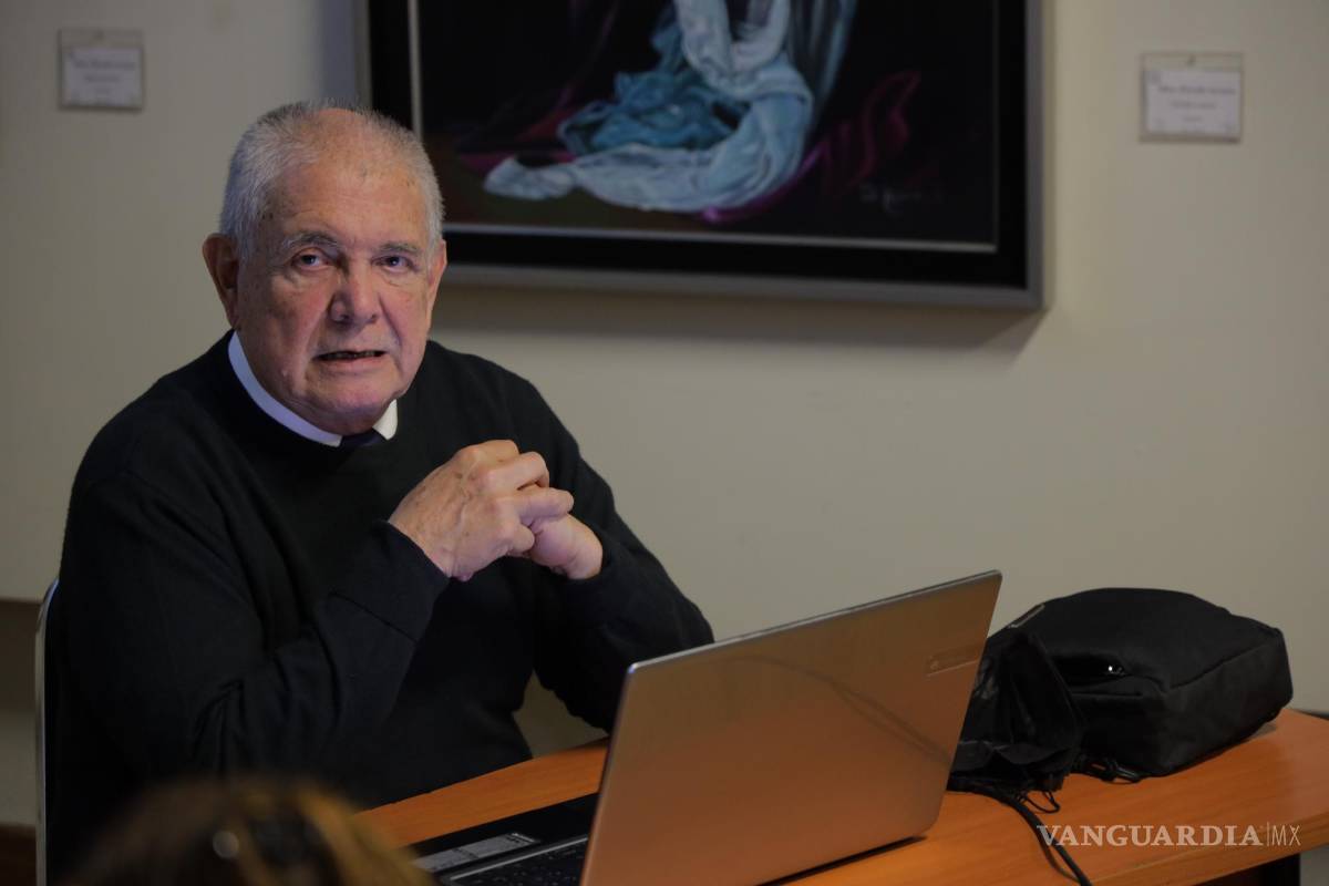 ¿Cómo leer un documento histórico? Imparten charla sobre paleografía