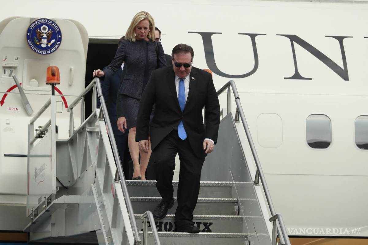 Mike Pompeo, Secretario de Estado en EU llega a México para su reunión con Peña Nieto y AMLO; van a Los Pinos