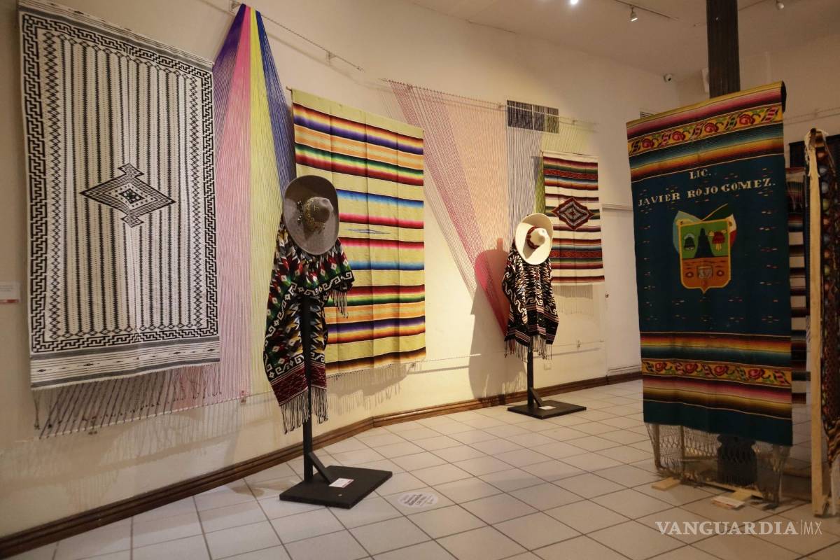 Inauguran en Saltillo la exposición “Sarape y rebozo: orgullo que envuelve la fiesta charra”