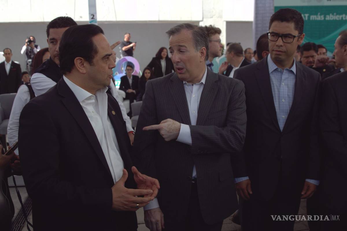 Meade se reunió con diputados priístas