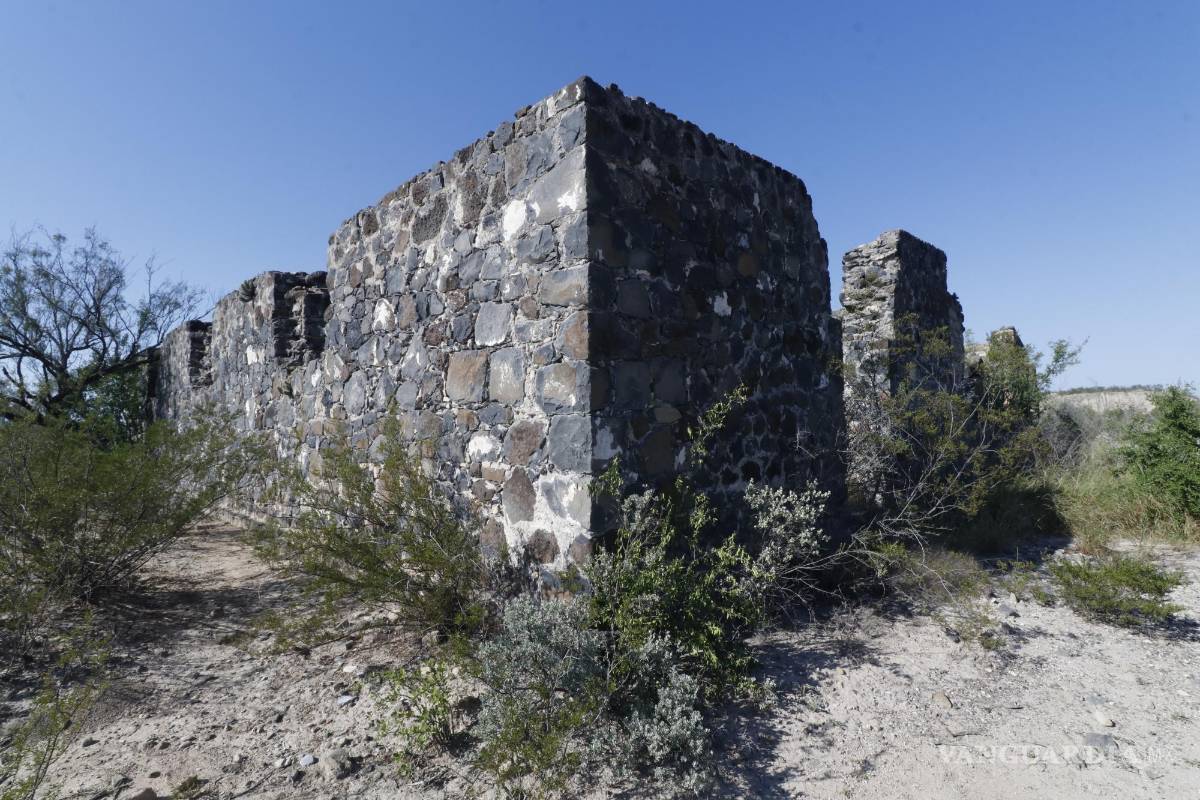 $!La imagen muestra lo que eran los almacenes y oficinas de la minera donde se extraían todos los días, hasta 500 toneladas de carbón a base del sacrificio de los mineros que trabajaban hasta 12 horas al día.
