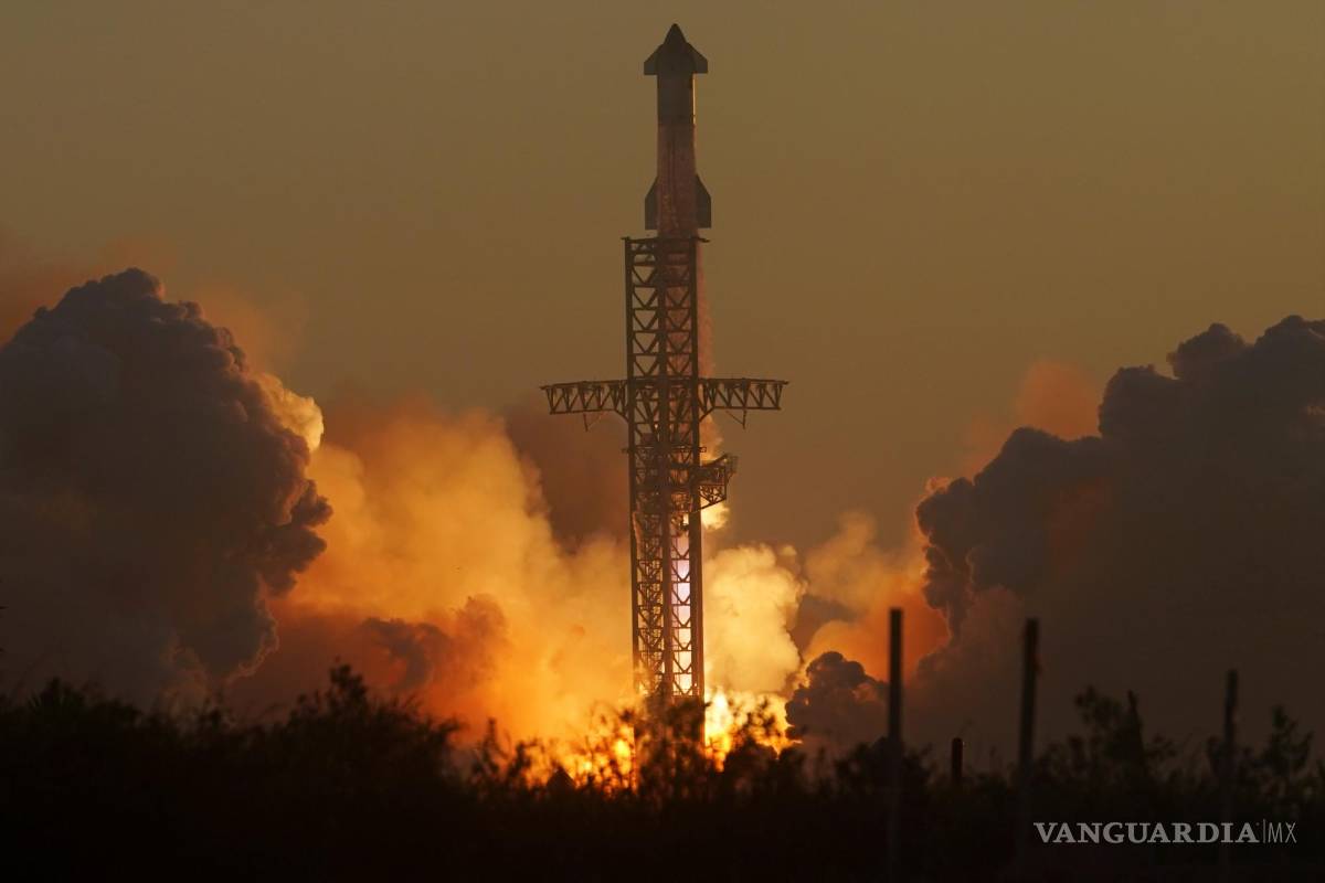 Video: Lanza SpaceX con éxito al gigante Starship, pero a los pocos minutos estalla