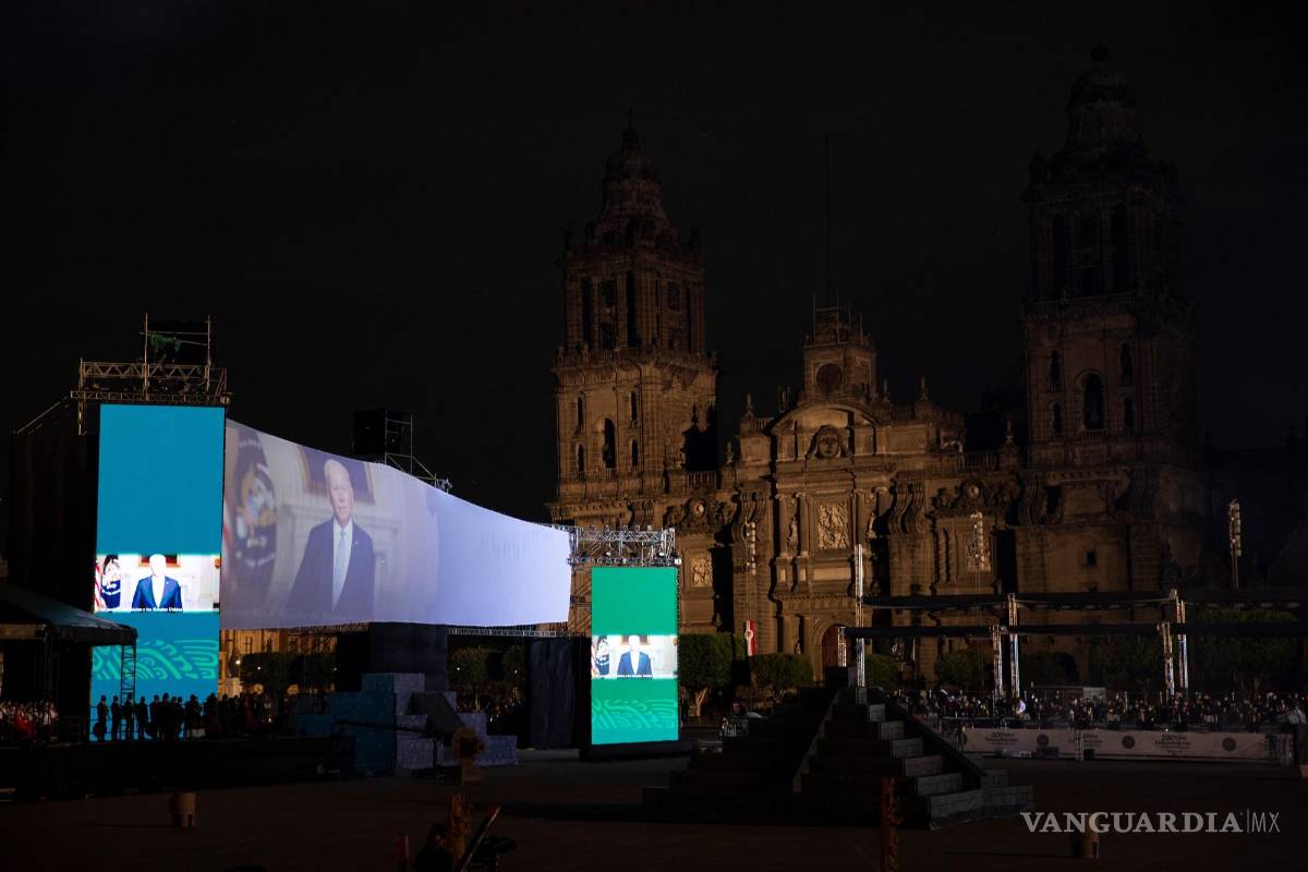 $!El presidente de Estados Unidos Joe Biden da un mensaje por video durante la ceremonia del 200 aniversario de la consumación de independencia en Ciudad de México (México). EFE/Carlos Ramírez