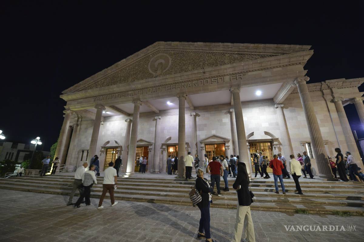 $!El Teatro de la Ciudad “Fernando Soler”, uno de los recintos culturales más importantes de Coahuila, ha sido cedido a un patronato ciudadano sin consulta pública ni legislativa, lo que ha despertado críticas en el gremio cultural.